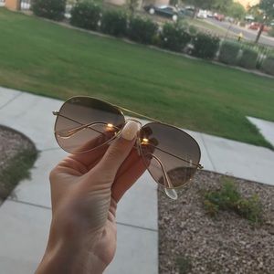 Light Brown/Gold Ray Ban Aviators